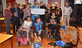 Remise du chèque de 20239€42 à Handi'chiens