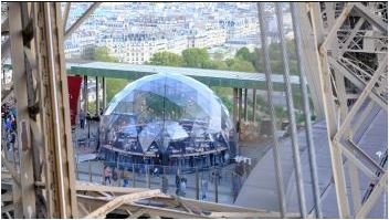 La terrasse du 1er étage de la tour Eiffel met les papilles en émoi