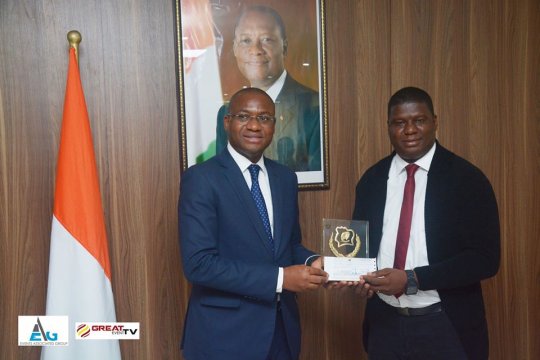 Presse numérique en Côte d’Ivoire : Joël Nianzou reçoit le Prix d’Excellence 