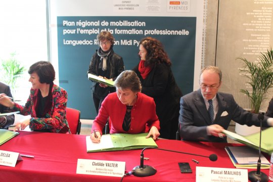 #Emploi : L'Etat et la Région s'engagent pour l'emploi et la formation en Languedoc Roussillon Midi Pyrénées @ClotildeVALTER @Minist_Travail @CaroleDelga @RegionLRMP