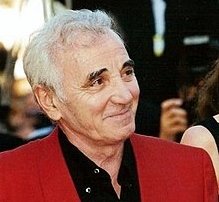 Charles Aznavour, l’une des plus belles plumes et l’une des voix les plus émouvantes de la chanson française, nous a quitté aujourd’hui. 