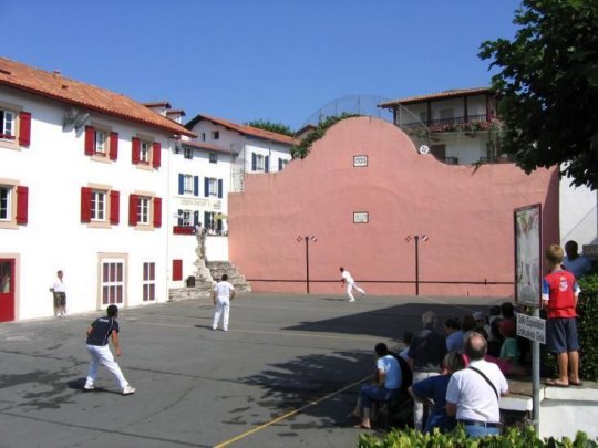 *CPNA Bidart : la région soutien la réhabilitation du fronton et des tribunes