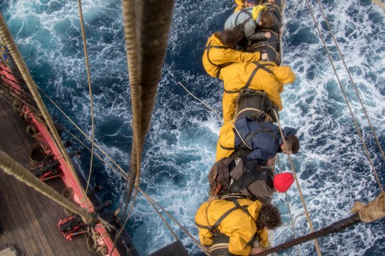 Communiqué - L’Hermione a décidé de se mettre à l’abri sous Ceuta. @LHERMIONE_SHIP @Localinfo.fr @TvLocale_fr