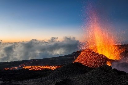 Le Piton de la Fournaise, sur l’île de La Réunion offre sa première éruption de l’année