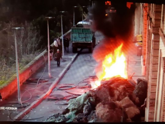 Le préfet de Tarn-et-Garonne Pierre BESNARD communique :  Feu intentionnel devant la DDT de Tarn-et-Garonne à Montauban ce 14 décembre 2018 @Prefet_82 