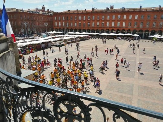 Cyclisme . Tour de France de 2019. ''100 Femmes à Vélo''. Toulouse . Mardi 16 Juillet. 15h30. Salle des Illustres.