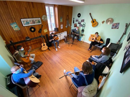 Les rencontres Guitare de Francky à Louroux-de-Bouble (Allier)