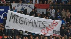 Banderole anti-migrants lors de la rencontre Strasbourg-Colmar