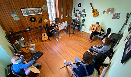 Les rencontres Guitare de Francky à Louroux-de-Bouble (Allier)