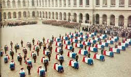 DEVOIR DE MEMOIRE Beyrouth le 23 octobre 1983, 58 Parachutistes français du 1er RCP étaient tués dans..