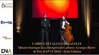 Tv Locale Paris - JAM WAXX présente des Prix DAPAT Edition 2022 - Remise des Prix - 2ème Edition - Le contre-ténor Fabrice Di Falco a ouvert la cérémonie en chantant Carmen, accompagné au violoncelle.