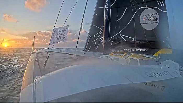 "Transat Jacques Vabre" - images des ULTIM à mi-course