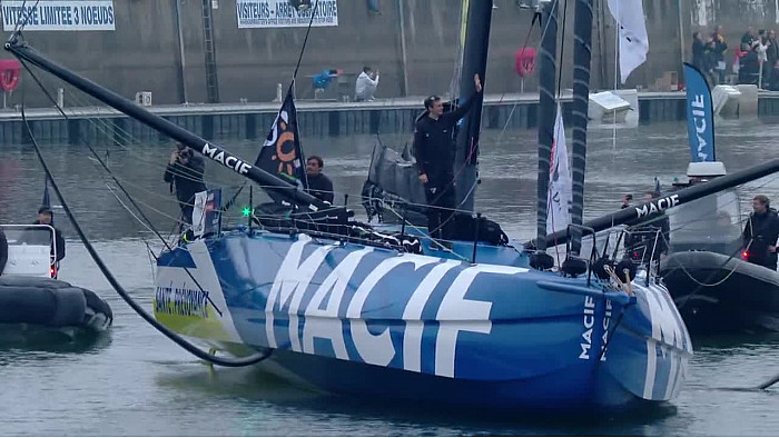 TV Locale Vendée des Acteurs Locaux - les 40 navigateurs quittent les pontons pour rejoindre la ligne de départ de cette 10ème édition du Vendée Globe 2024