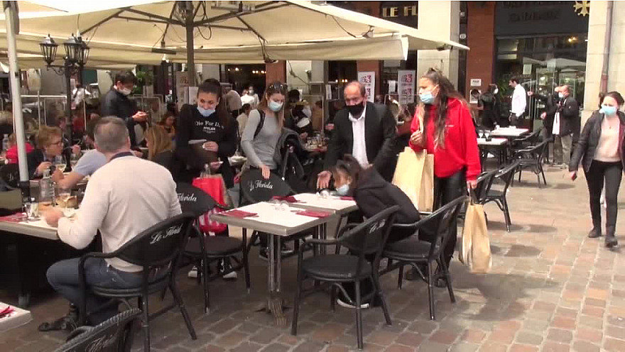 Place du Capitole Toulouse : Ce mercredi 19 mai marque la réouverture des terrasses de bars, cafés et restaurants