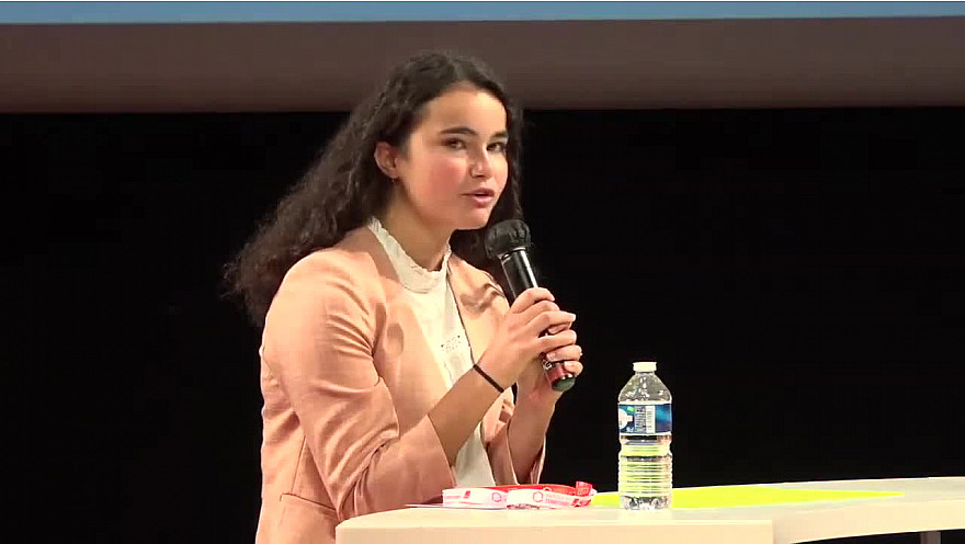 Emma Rouvet, chargée des relations institutionnelles, Des Territoires aux Grandes Écoles à RuraliTIC 2020 @cantalauvergne @auvergnerhalpes @MTN_cote @RouvetEmma @dtge_asso